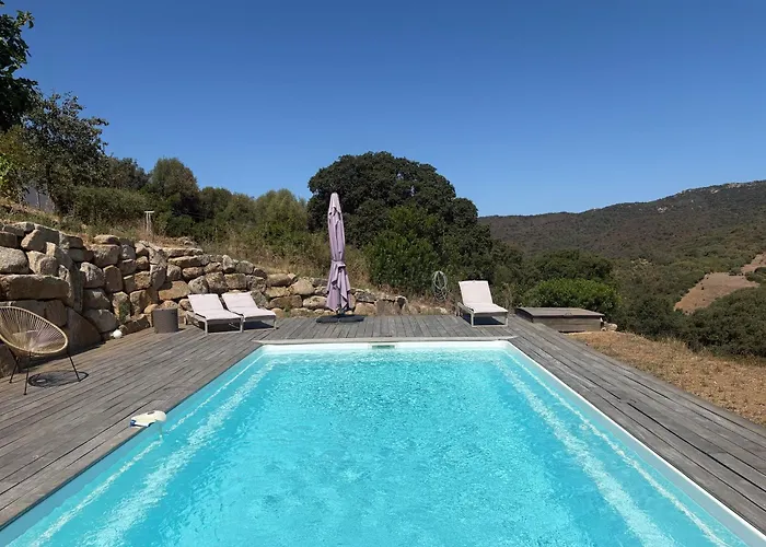 Entre mer et maquis- maison avec piscine privée - 8 minutes plage tizzano