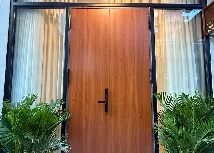 Lylac Home Saigon Cog - Tranquil City Center Wabi Sabi 3Br Townhouse In D1