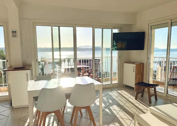 La trouvaille - port et mer grand balcon parking