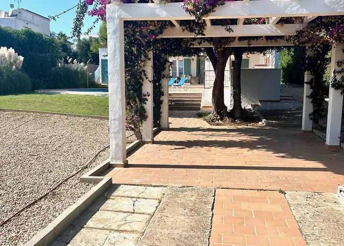 Quite Villa With Private Pool In Binibeca