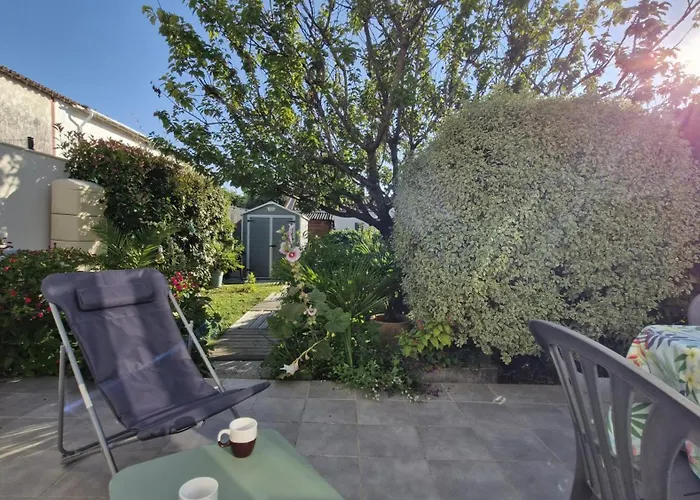 Saint Georges de Didonne - PETITE MAISON avec son petit coin de paradis extérieur