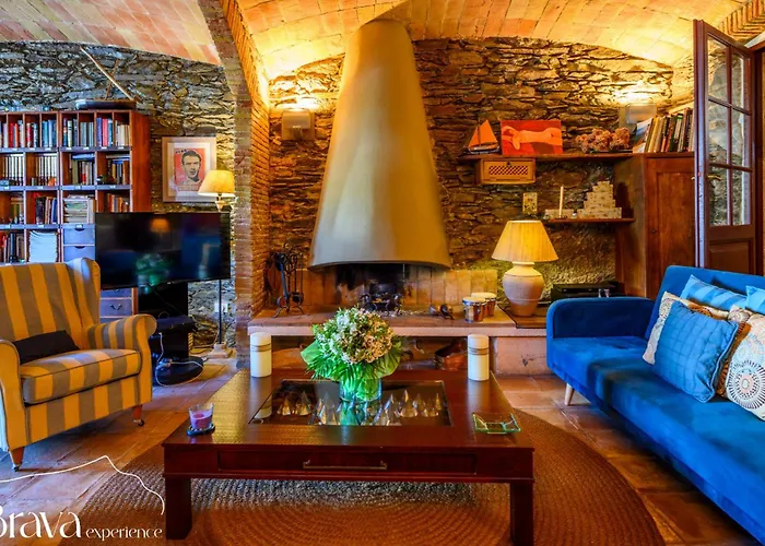 Casa Jordi - Piedra y bóveda en el corazón de Cadaqués I 3 suites I 2 parkings I patio con bbq