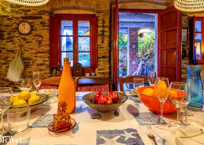Casa Jordi - Piedra y bóveda en el corazón de Cadaqués I 3 suites I 2 parkings I patio con bbq