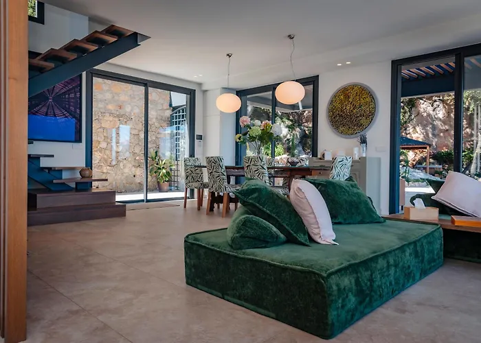 Villa Elle Con Piscina, Jacuzzi E Vista