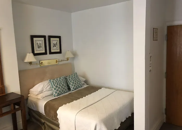 Au Petit Hôtel