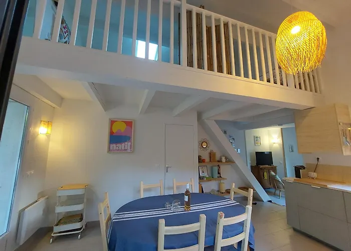 Bormes les Mimosas, Hameau de Cabasson, à 400m de la mer et du fort de Bregançon, Villa classée 3 étoiles, de 2 à 8 personnes