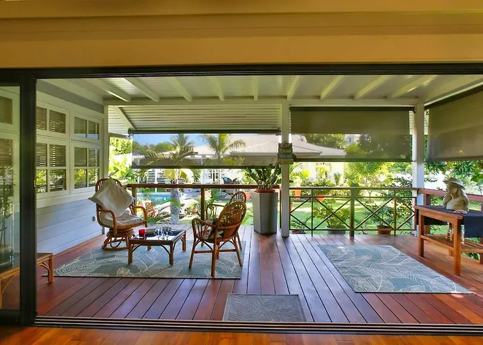 Tropical Cocoon With 2 Bedrooms