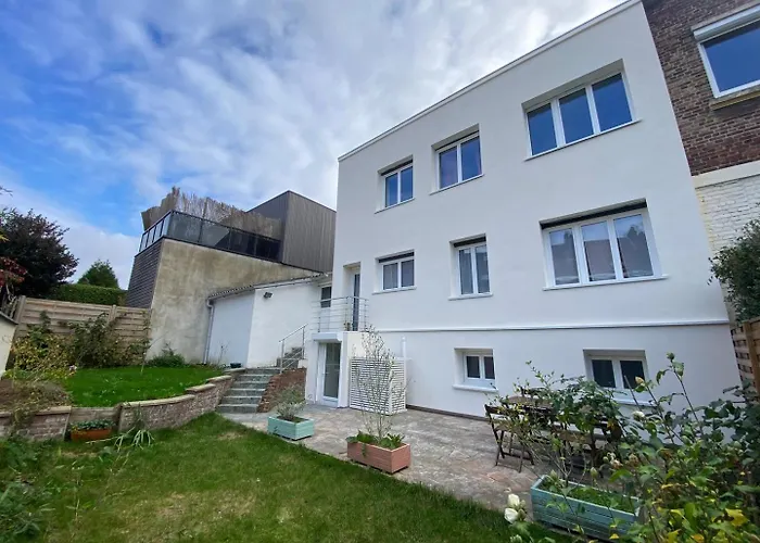 Family Home In Lille, Garden And Parking - 6/8P