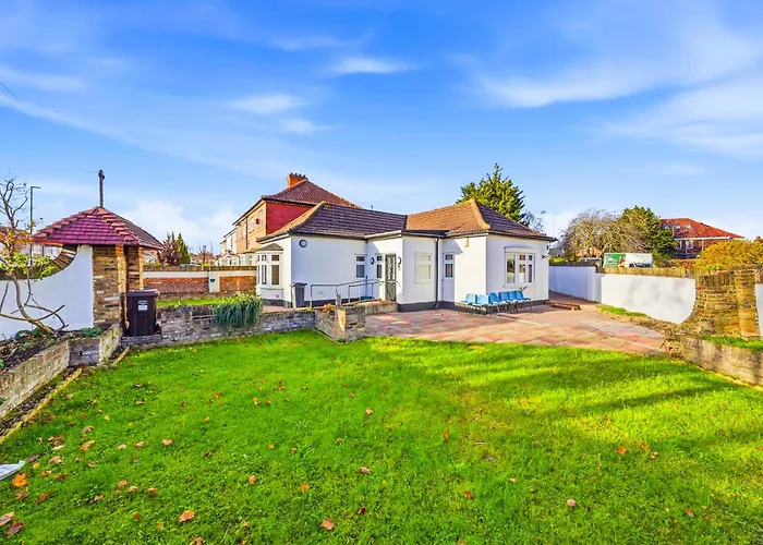 Nancy'S 3 Bedroom House Near Heathrow Airport
