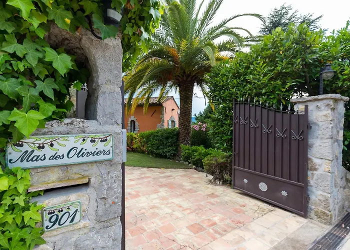 Luxury Villa For 18 People With Heated Pool Near Cannes