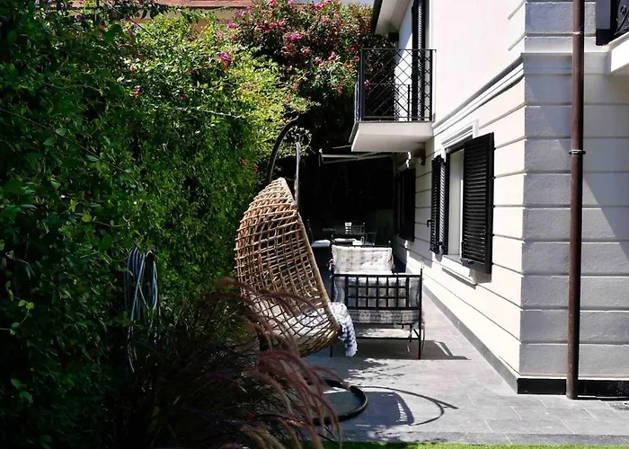 Luxury Villa With Pool And Garden Perfect Location