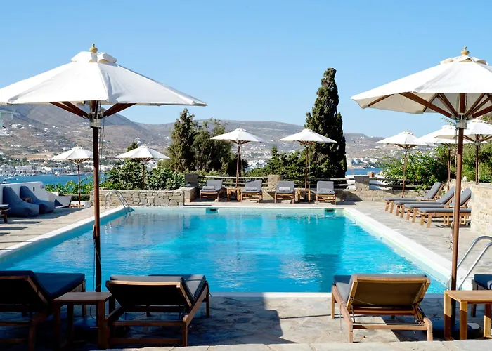 Akrotiri Hotel