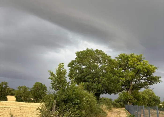 Gite Entre Causse et Vallon, tout confort pour 4 personnes dans grange rénovée au coeur de l'Aveyron