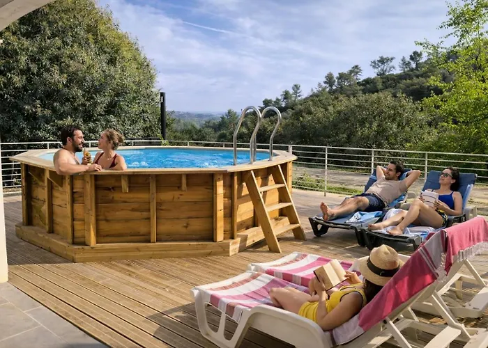 Rez de Villa au calme piscine chauffée, terrain pétanque