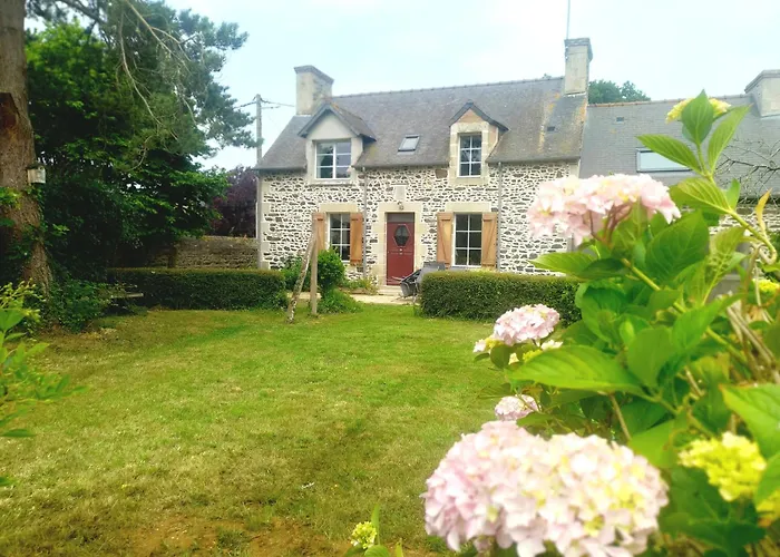3 kms de Binic maison en pierres 4 chambres jardin