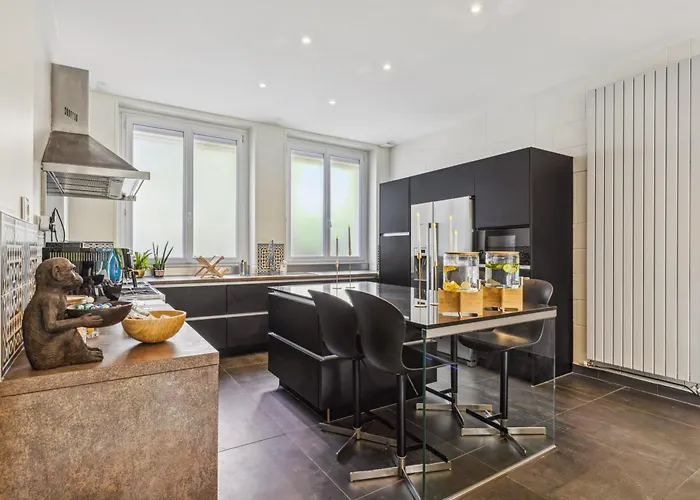Maison d'exception au coeur de Lyon avec piscine