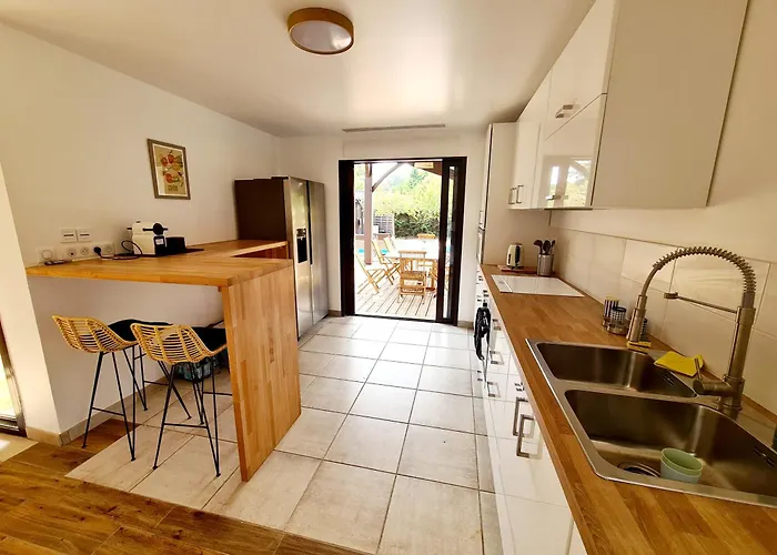 Villa 12 personnes Avec piscine et vélos Proche océan