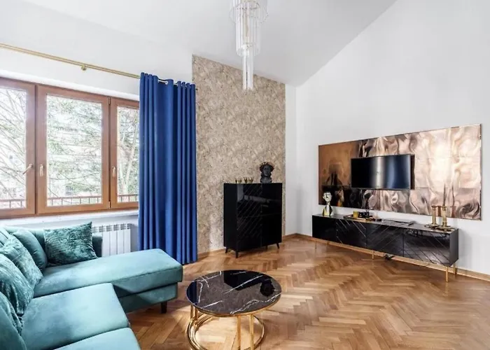 Golden Villa Saska Kepa Luxury Retreat With Garden & Design Interior