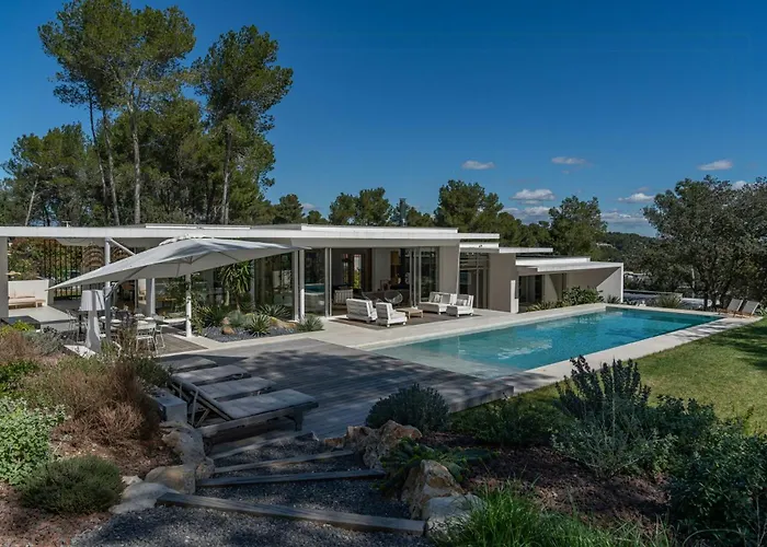 Somptuous Villa Near Montpellier