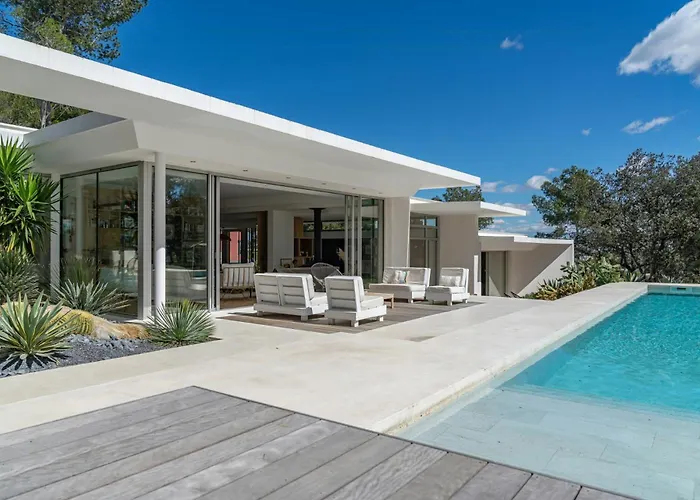 Somptuous Villa Near Montpellier