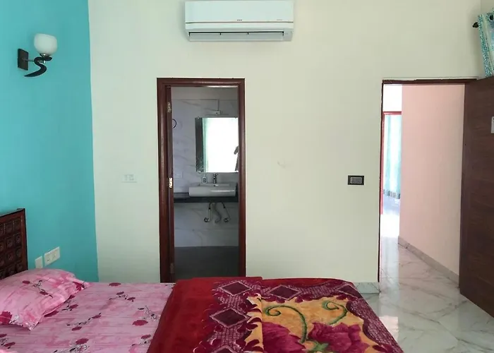 Meerah Mahal Entire Luxurious Aqua Golf Villa 32