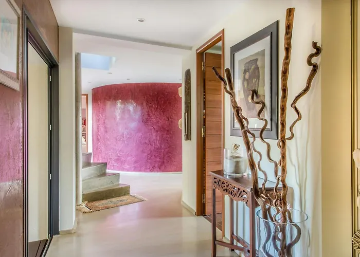 Japanese-Inspired Villa Facing Pic Saint-Loup