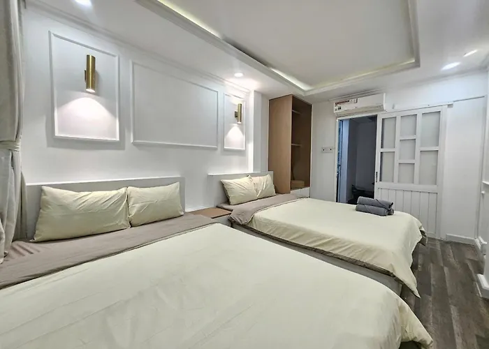 Loco'S Fullhouse 3Beds2Brs3Wc