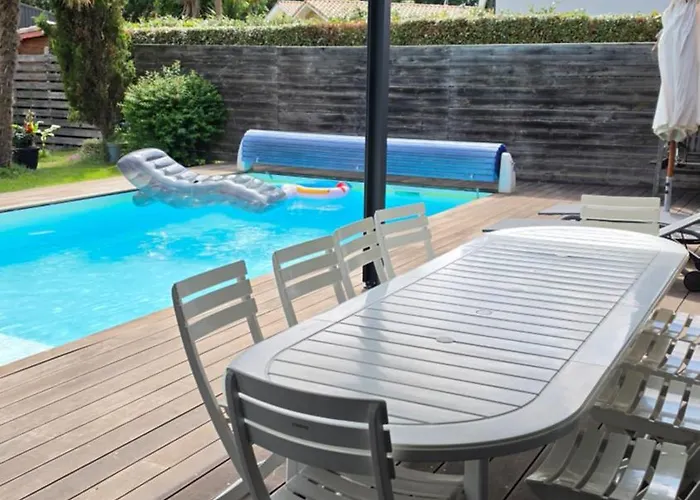 VILLA avec piscine chauffée