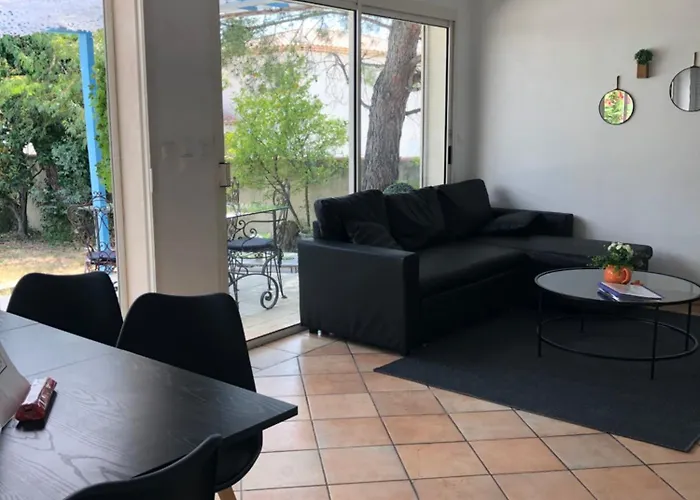 Le Bonheur Avec Piscine Et Jardin
