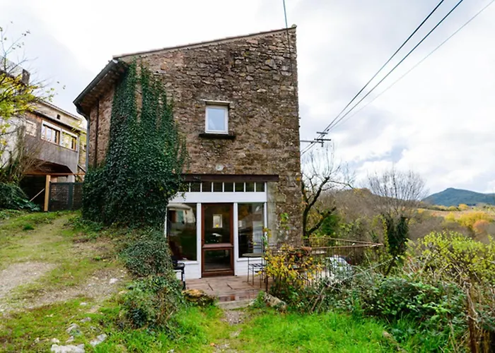 Maison charmante à Faugères avec vue sur la montagne
