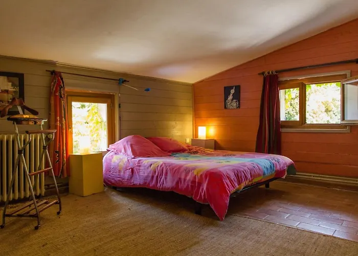 Villa charmante à Vauvenargues avec piscine privée et jardin