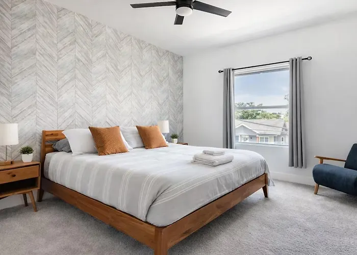 4 Bedroom House Downtown San Antonio Sleeps 12 Patio Walk To Riverwalk Alamodome Pet Friendly