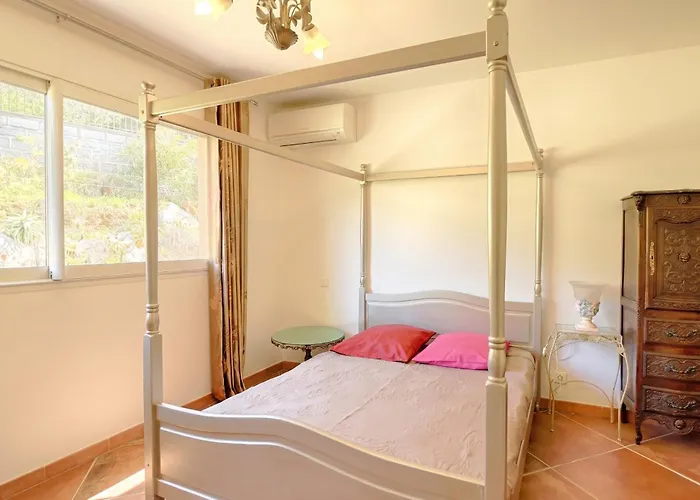 Villa spacieuse avec piscine à Coti-Chiavari