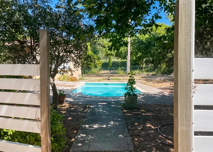 Maison confortable à Velleron de 50 m² avec piscine