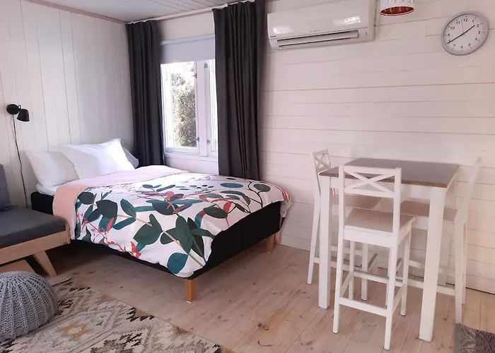 Guesthouse Taehkae - Scandinavian Style Wooden House 15 Mins To Vuosaari Harbour