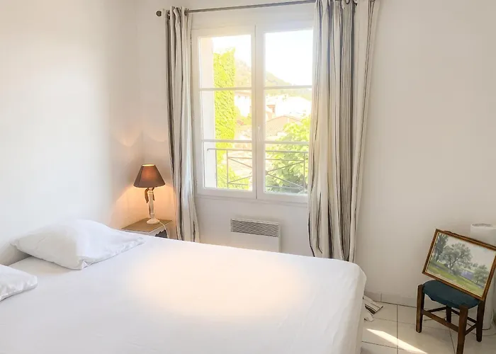 Maison confortable à La Garde-Freinet, 160 m², vue ville
