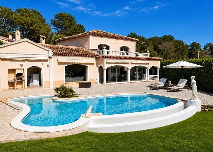 Exceptional Villa Pool & Large Garden