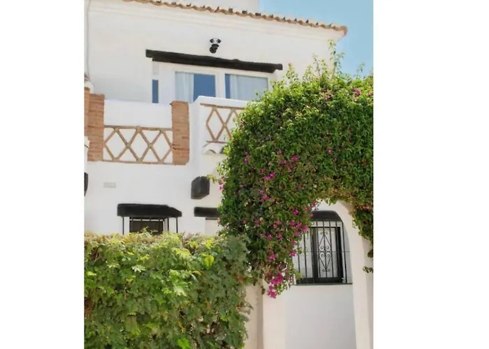 Entire Home 1 Min To The Beach And Across The Pool