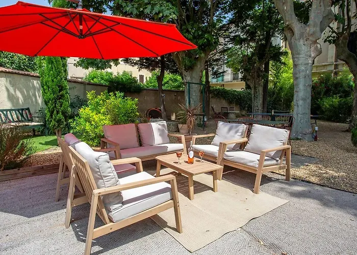 5 Family Apartments with Pool&Large Garden in Historic Pézenas Convent