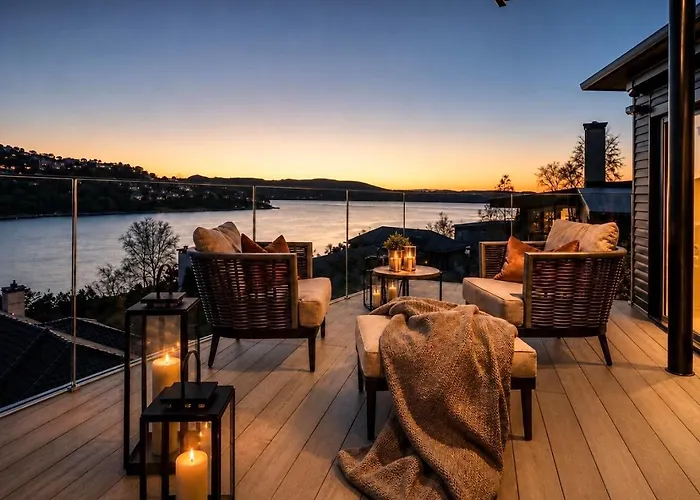 Luxury "Villa Bergen" Private Pool, Gym, Sauna, Hot Tub, 10 Minutes From City Centre