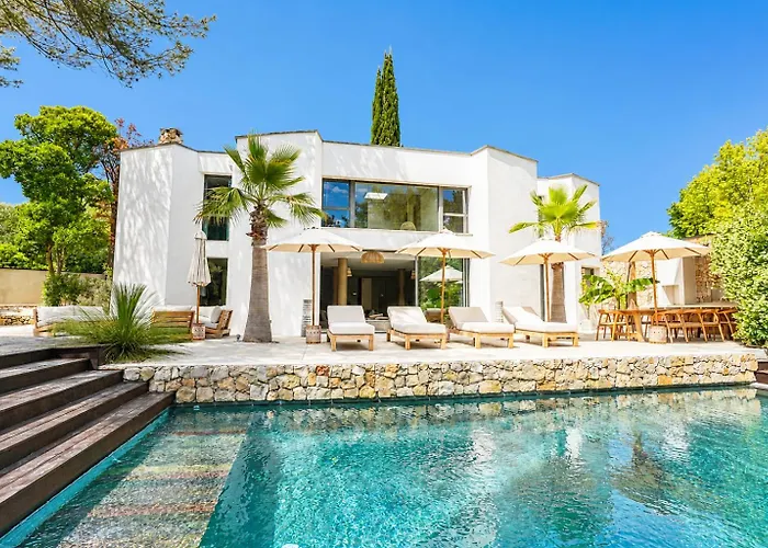 Villa Bali Prestige Piscine débordement Proche Montpellier et Plages