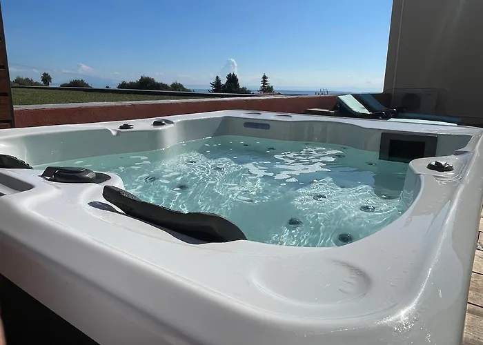 Maison love avec jacuzzi
