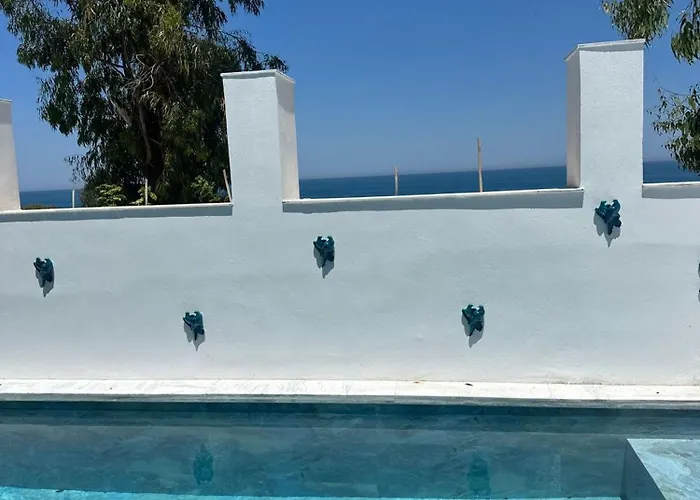 Luxurious 4-Bedroom Villa With Private Pool In Marsa Tunisie