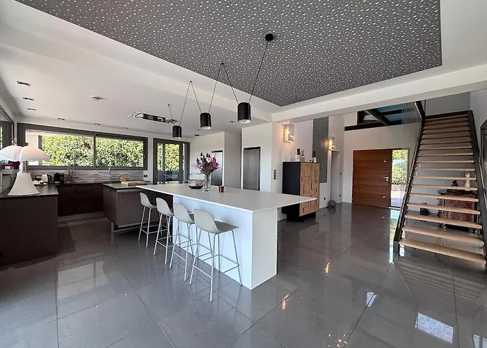Superbe villa en bord de Golf