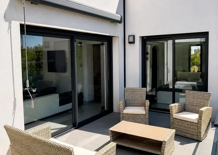Magnifique villa vue sur golf à 20 min de la plage