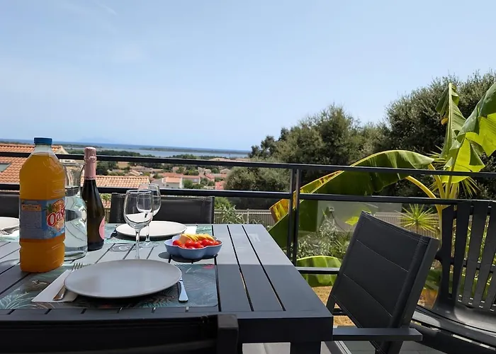 Villa entière Cegrid avec piscine privée et vue mer près de Bastia