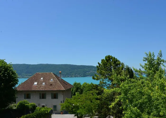 La-Villanelle - Magnifique vue sur le lac, 5 minutes à pied de la plage