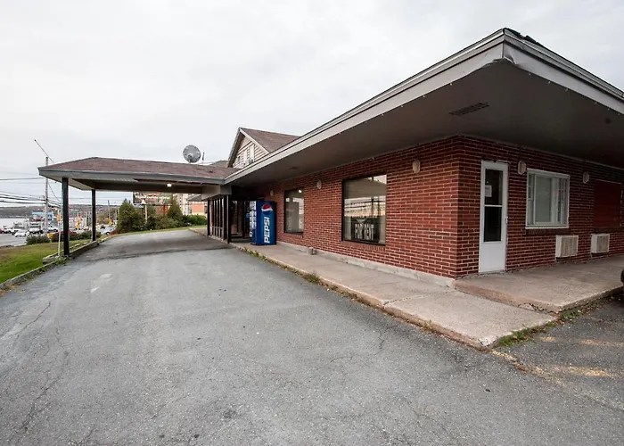 Bluenose Inn & Suites